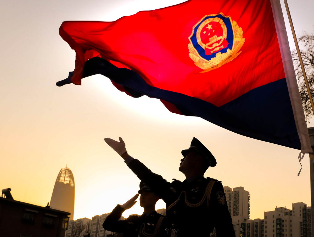 升警旗 庄严旗帜下的忠诚与担当